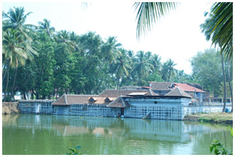 SRI EMOOR BHAGAVATHI DEVASWAM - KALLEKULANGARA